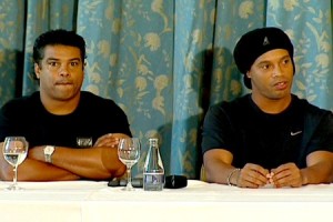 frame_assis_ronaldinho