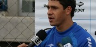 Giuliano se coloca à disposição para jogar como volante no time do Grêmio