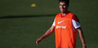 Nilmar viaja ao Catar para resolver questão jurídica e está fora contra o Cruzeiro