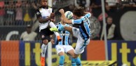 Grêmio domina o Corinthians, mas fica no empate em 1 a 1