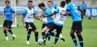 Giuliano não se recupera e está fora da partida contra o Atletico-MG.