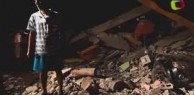 Equador ainda procura sobreviventes após o forte terremoto.