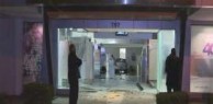 Criminosos usam carro para arrombar loja em Porto Alegre